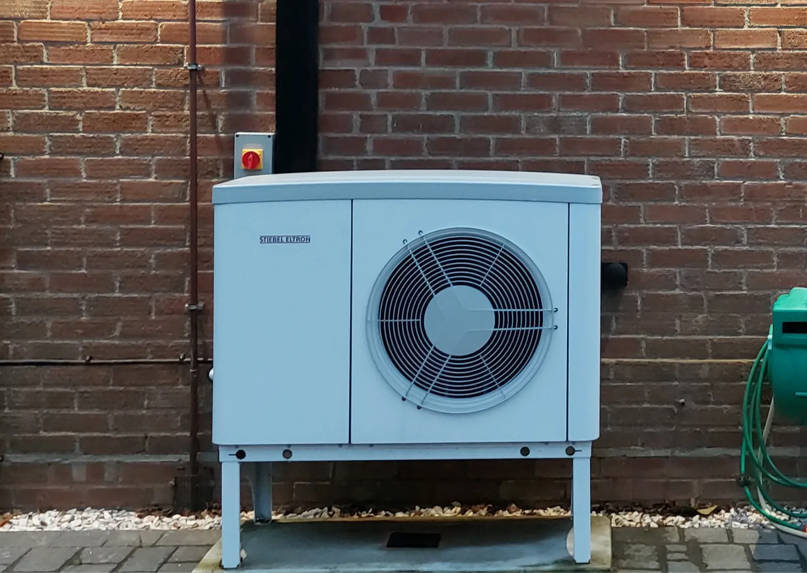 Stiebel Eltron air source heat pump at the Dallas home